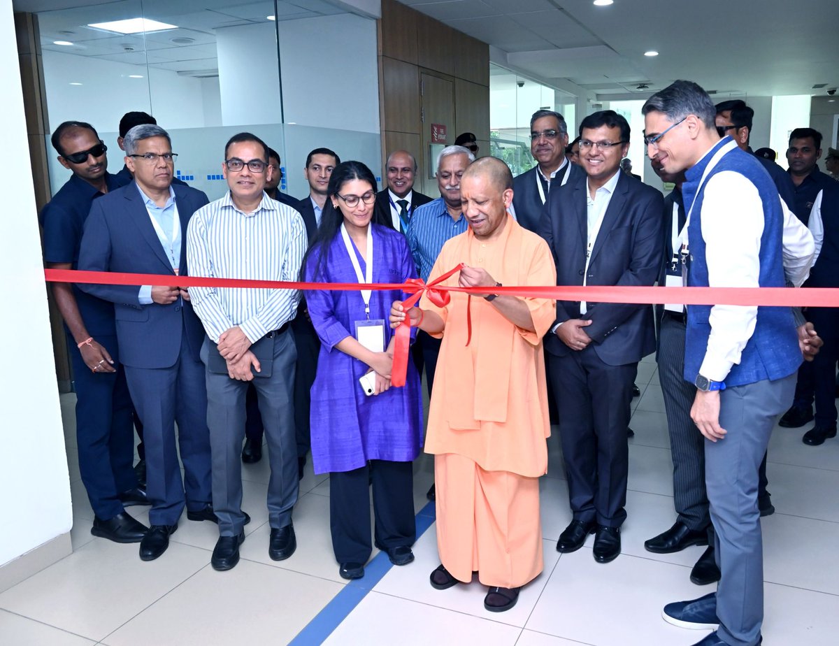 hcltech's tweet photo. 📸 We were privileged to be joined by @myogiadityanath , Hon’ble Chief Minister of Uttar Pradesh, as we marked 10 years of our presence at the HCL IT City in Lucknow.

To mark the occasion, HCLTech announced AI and allied technology training for 1,000 students across Uttar Pradesh during FY27. The @HCLGroup_  also announced plans to expand HCL IT City, creating fresh capacity for 4,500 tech professionals.
 
🔗 Learn more: https://t.co/rz5vLbG56g