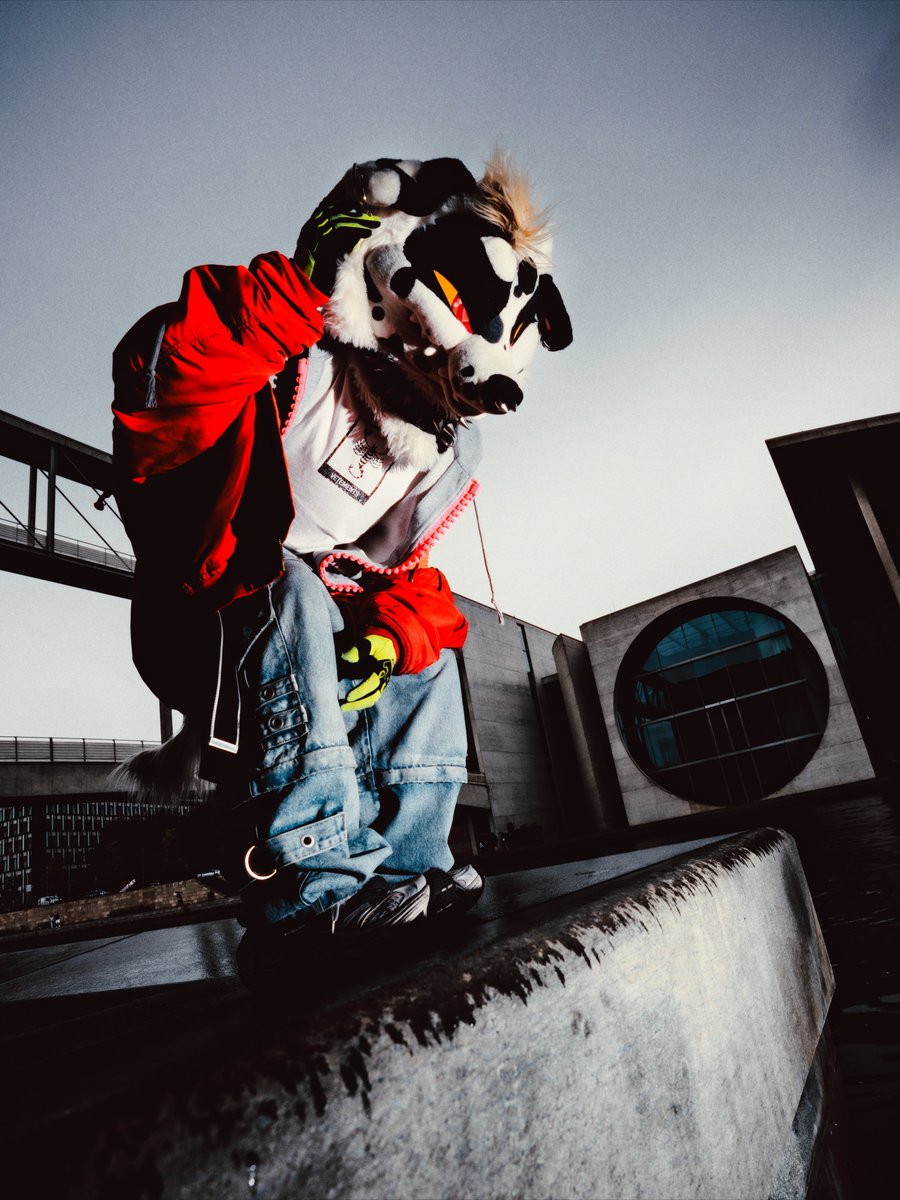 Arkofur's tweet photo. brutalist furry photos from my portfolio https://t.co/j1pFWRKb5m