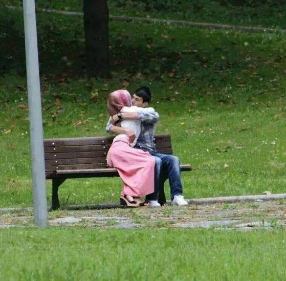 Kurta_552's tweet photo. Kemalizmden kurtardınız da siz ne yaptınız? Ahlaksızlık esas sizin döneminizde zirve yaptı. Adalet diyerek geldiniz Türklere zulüm ettiniz ahlak dediniz namus sergilediniz. Kemalizmin 80 yılda yapamadığını 20 yılda yaptınız. Her şeyin içine ettiniz https://t.co/WoHO7dLUve