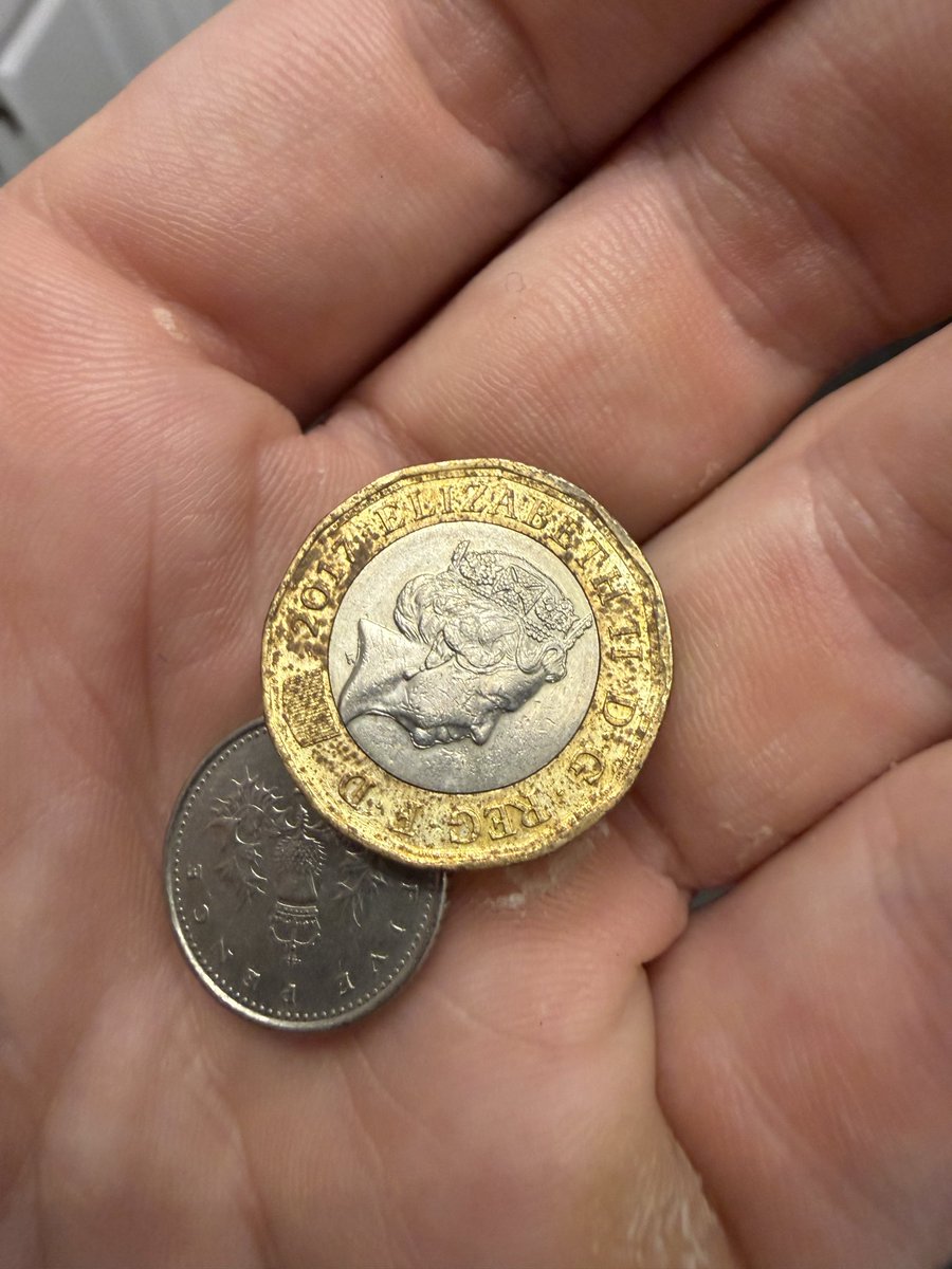 BGPIntern's tweet photo. Godolphin spending £15m on horses and I’m here trying to find another 15p for a pot noodle. https://t.co/xNSHSK1YlB
