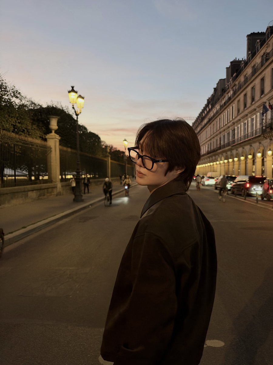 nampingnapat's tweet photo. ได้โปรดมาเดินเล่นกับฉันที่ปารีส

@Schiaparelli #Schiaparelli #PFW #nampingster #KengNamping https://t.co/goQPfMsolc