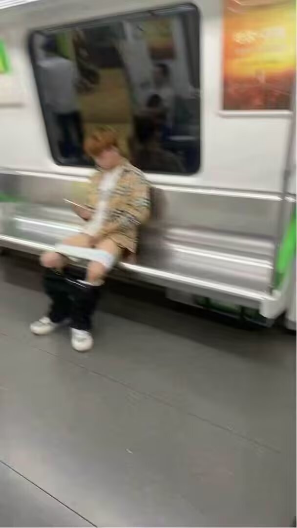 intqwq's tweet photo. 还是个直升机不在乎地形随时起飞 https://t.co/EKC67EF0QA