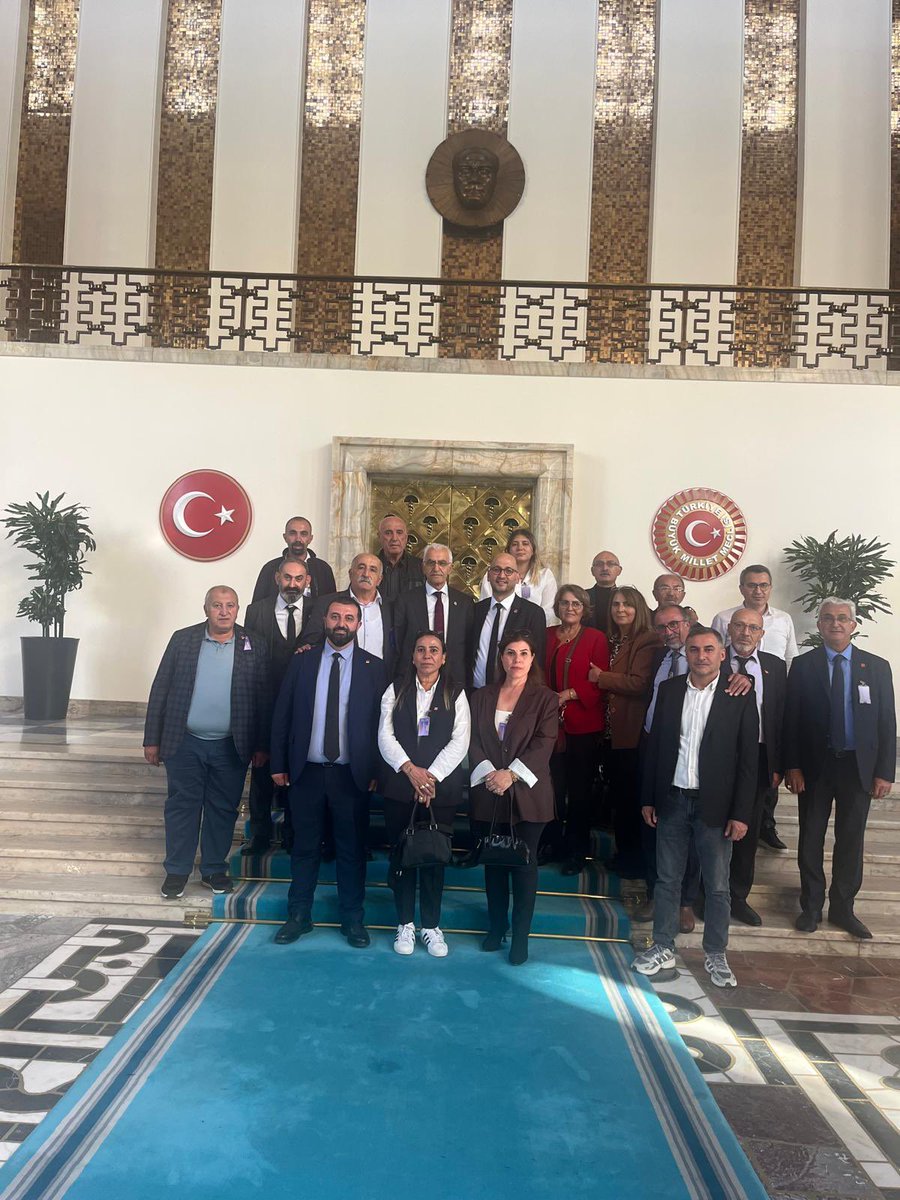 chpsivasil_'s tweet photo. TBMM ziyaretimizde İstanbul Milletvekilimiz Sayın Yüksel Mansur Kılınç’ı ziyaret ettik. Nazik ev sahipliği ve kıymetli sohbeti için teşekkür ediyoruz.

#TBMM #CHP #Sivas #İstanbul #YükselMansurKılınç https://t.co/4Mao3NumLv