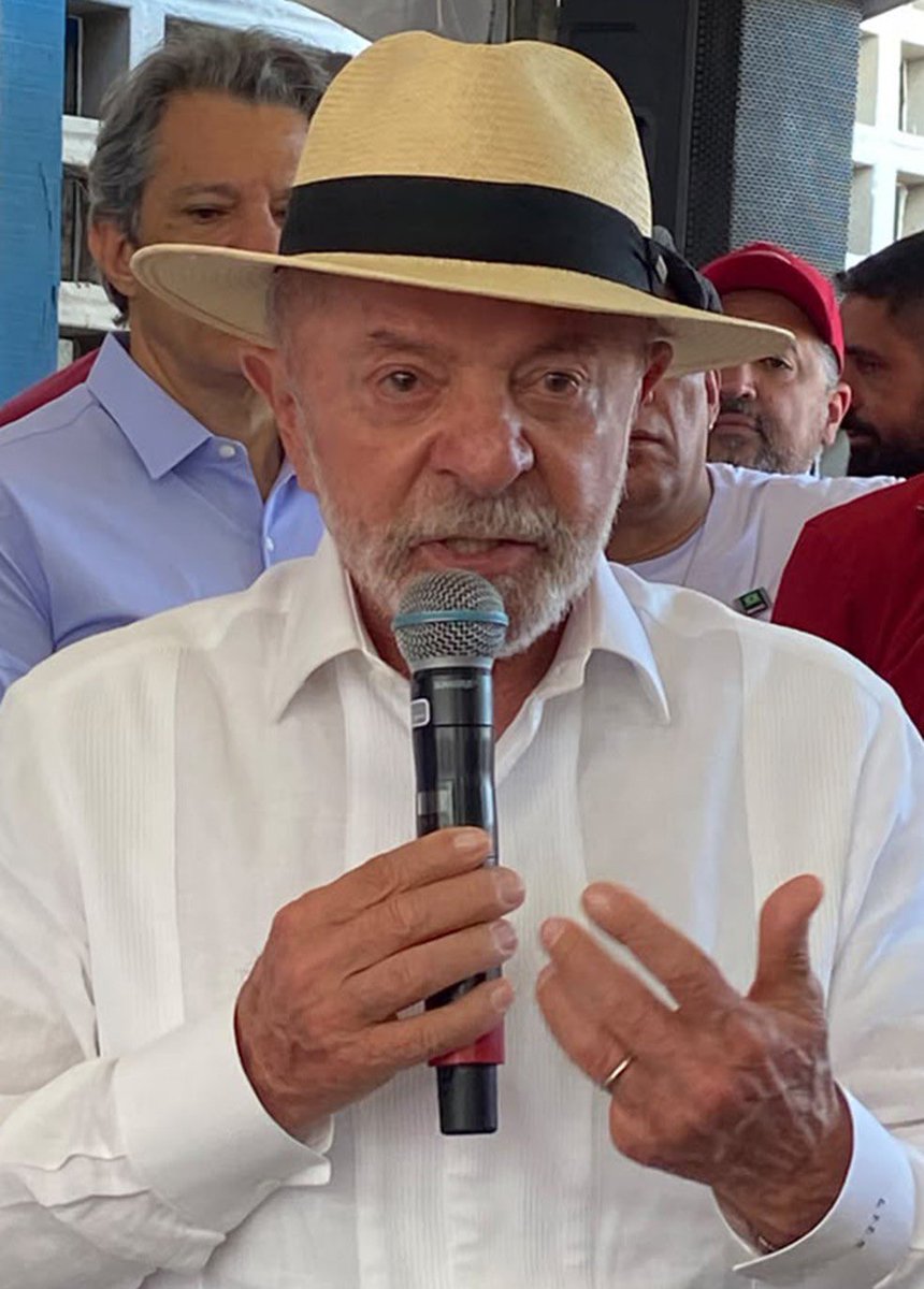 Natanfortemonte's tweet photo. Brasil 🇧🇷: Flávio Bolsonaro confirma presença em debates contra Lula no segundo turno das eleições presidenciais. https://t.co/RfZh08tjcC