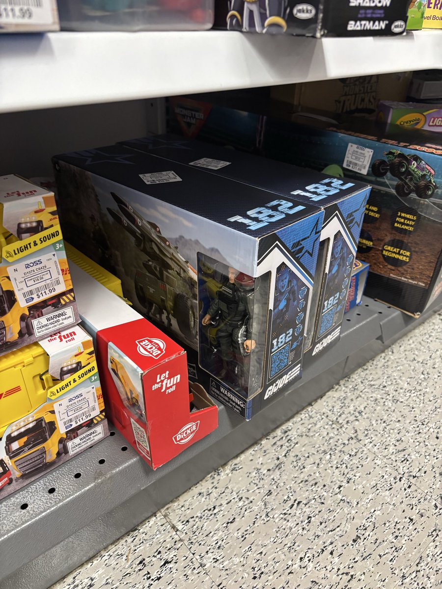 collector075's tweet photo. Finally found something  at RossCon! $39.99 is a great deal! Lines were long as can be so I had to pass but if they are still there I’ll get more.  
#RossCon #gijoe #Deals #Hasbro https://t.co/NDtsshdjUr