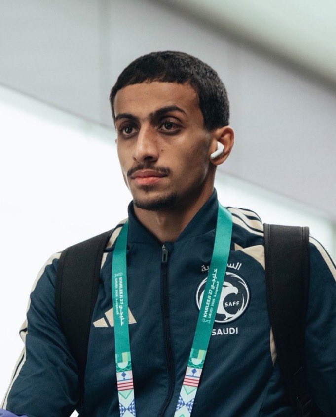 FH_MHY's tweet photo. همام الهمامي كان يقدر يستمر في الاتحاد او بسهولة يقدر ينضم لنادي يعطيه راتب فلكي مثل الهلال أو النصر أو القادسية ويكون لاعب على الدكة لانه مستحيل يلعب بوجود لاعب أجنبي!

لكن أصر يروح لنادي يشارك معاه بشكل أساسي ..

احترام كبير لهذه العقلية العظيمة 🇸🇦

#السعودية_الامارات https://t.co/jL1QtDwcHc