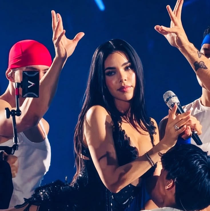 PopstarsMex's tweet photo. — Con tan solo una hora de preventa, Kenia Os ya ha agotado más del 60% de la capacidad del recinto para su presentación en Nueva York. https://t.co/LN4x973yQc