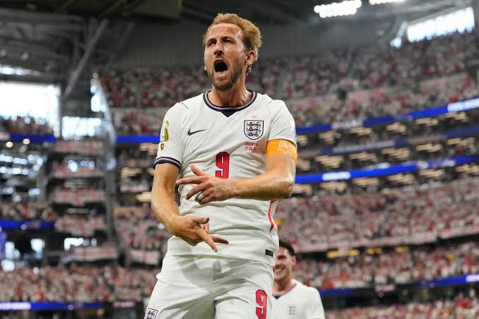 EnglandExtra's tweet photo. Englands joint record caps holder ✅ 

By far England’s greatest ever goalscorer ✅ 

Has delivered in countless big moments ✅ 

Our skipper ❤️ https://t.co/XuuL7UDKK8
