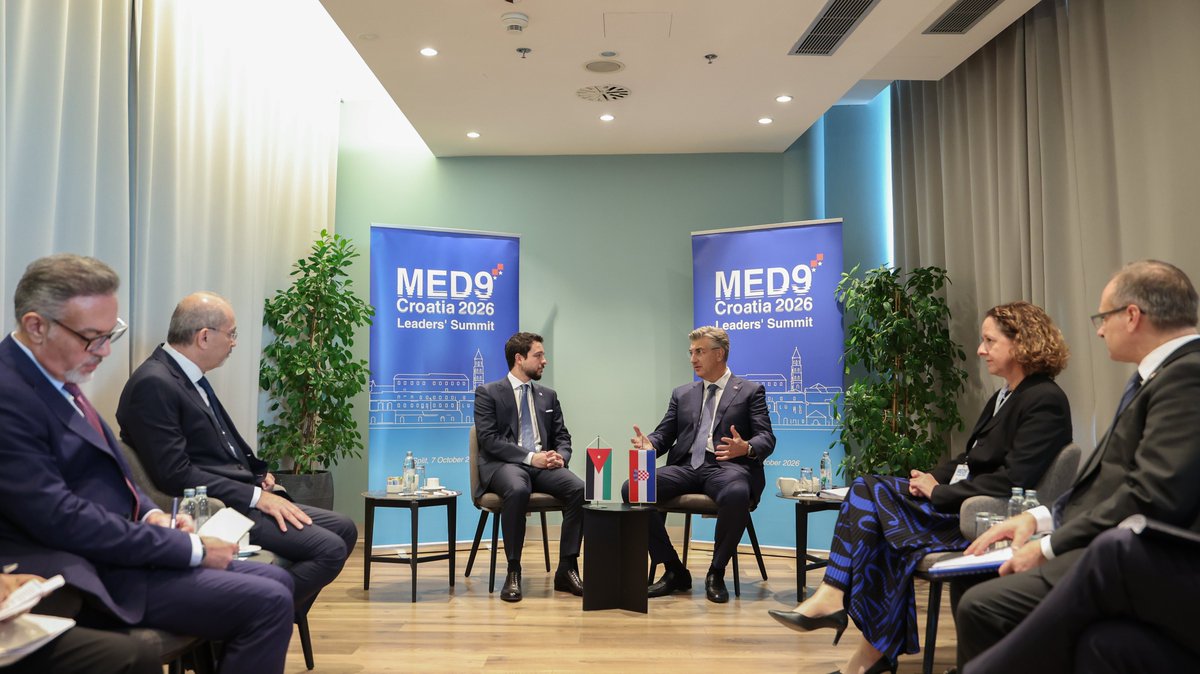 RHCJO's tweet photo. His Royal Highness Crown Prince Al Hussein meets with Croatia Prime Minister Andrej Plenković ahead of the MED9 Summit of the Southern European Union Countries, which convenes on Wednesday in the Croatian city of Split.
#Jordan #Croatia https://t.co/kGIYDEeqWu
