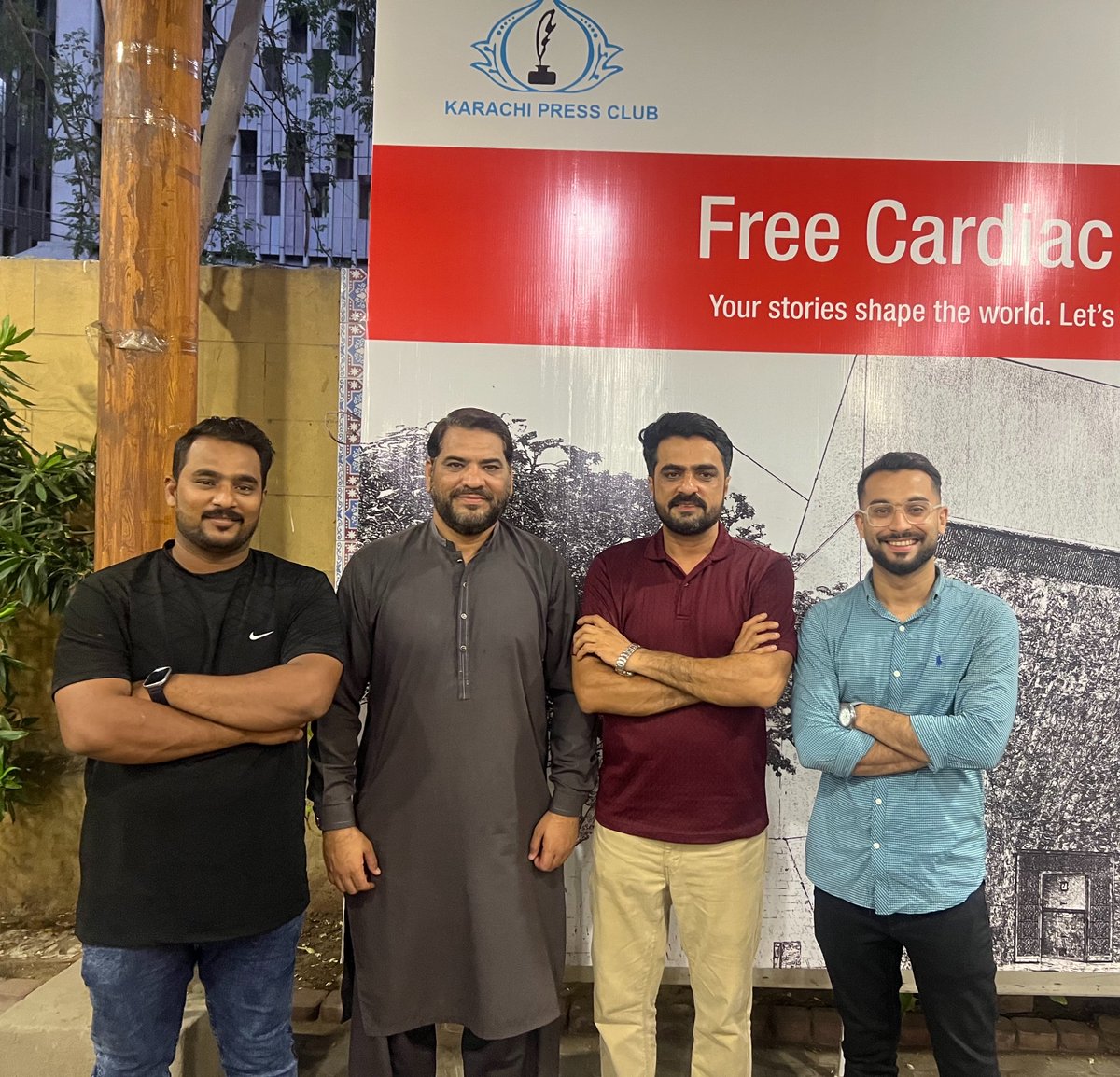 faridmemonppp's tweet photo. Healthy and meaningful discussion with teachers  Sir , senior journalists and friends at The Karachi Press Club https://t.co/yFIkmZyFDM