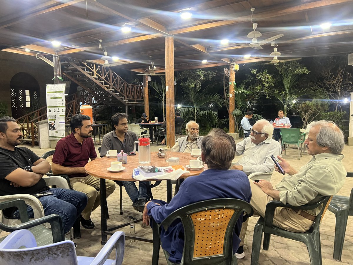 faridmemonppp's tweet photo. Healthy and meaningful discussion with teachers  Sir , senior journalists and friends at The Karachi Press Club https://t.co/yFIkmZyFDM