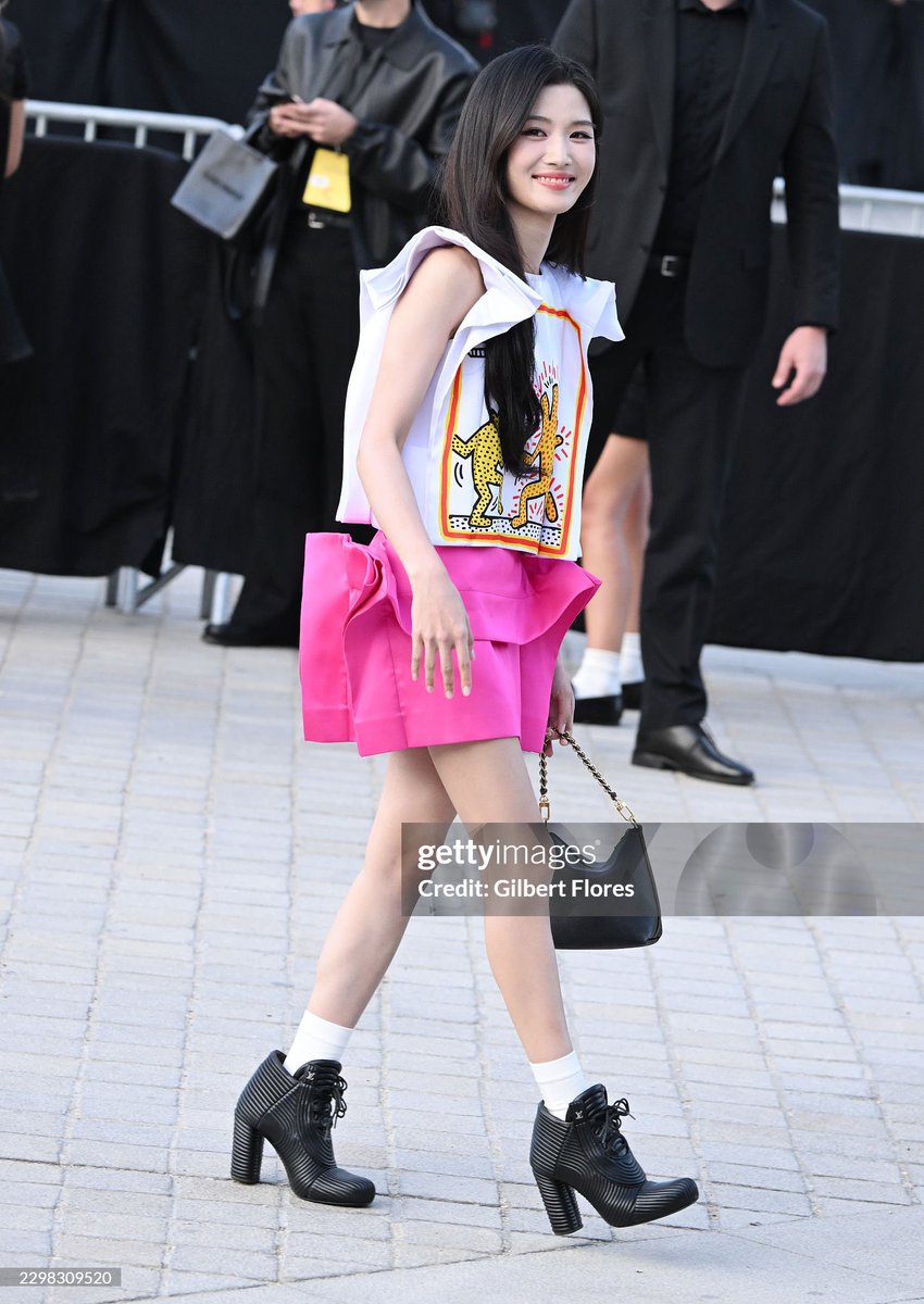 jijeju5's tweet photo. terhindar dari kutukan si getty https://t.co/lR1qW4U5VI