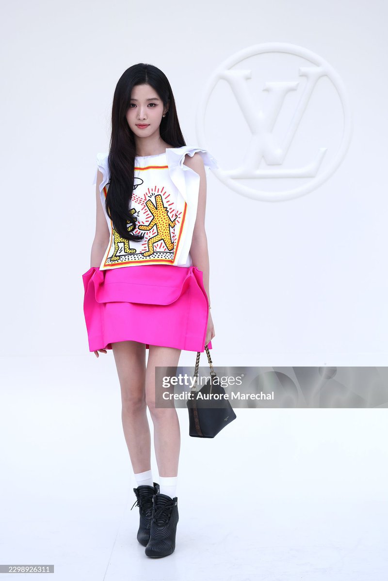 jijeju5's tweet photo. terhindar dari kutukan si getty https://t.co/lR1qW4U5VI