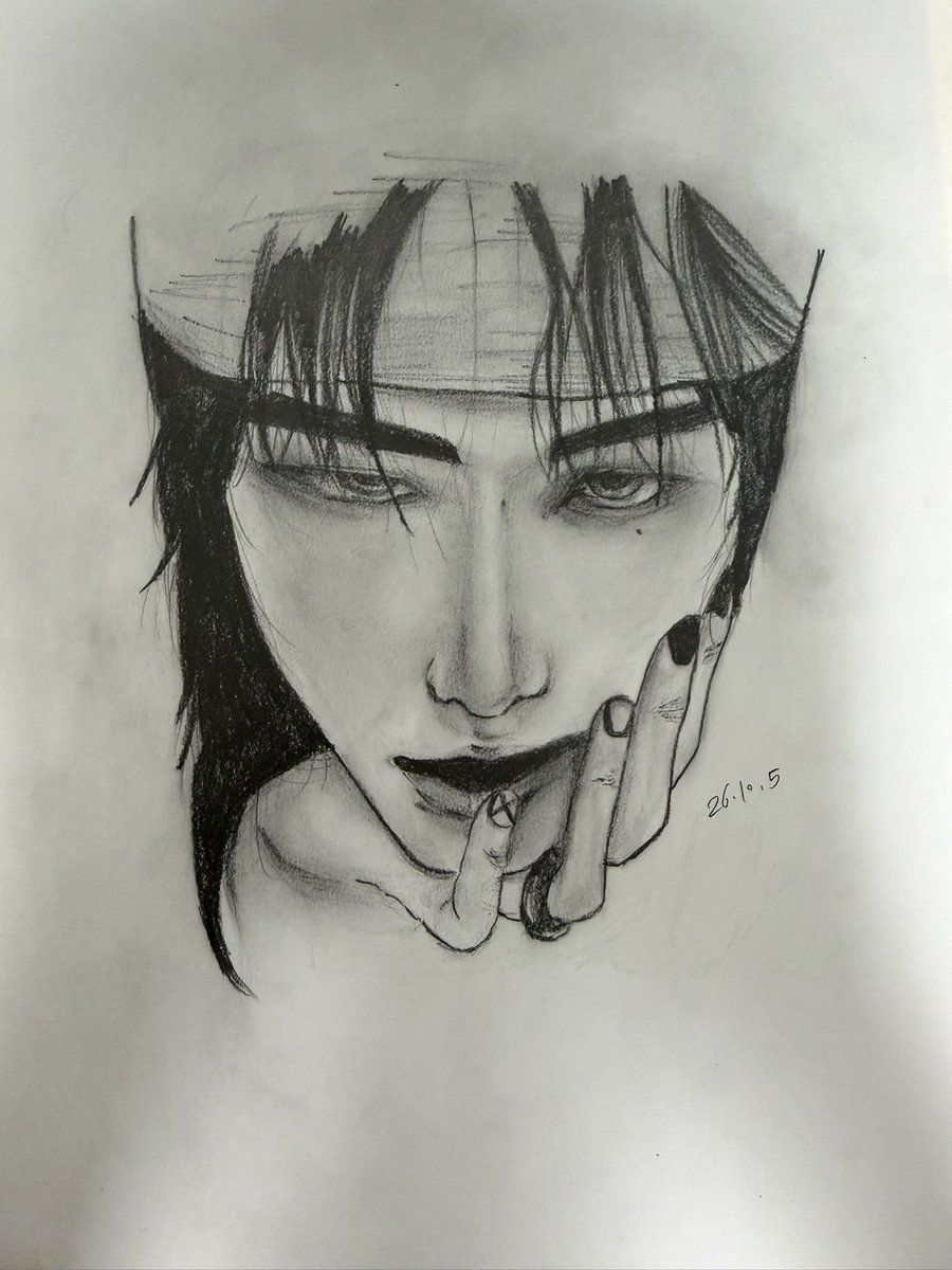 jjeomi_drawing's tweet photo. #그림러_𝕏친소 #트친소 

12년생 취미로 손그림 그려용 웹툰 작가 진로 희망중에 내년 입시 예정입니다! 1차는 아직 없어 2차만 하는중이에요 비엘장르도 좋아합니다🤭(물론 꾸금❌)

소묘는 그냥 취미.. https://t.co/DxVE20JCyE