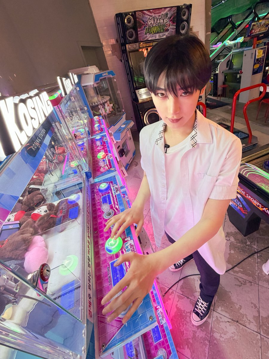 jungseny's tweet photo. วางข้างกันเฉย ๆ นะครับ แล้วแต่ใครจะคิด https://t.co/9K4UK8Zoca