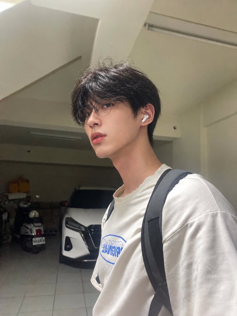 8tyz0b's tweet photo. 21y 還是處男 求解 https://t.co/yKo931wgl3