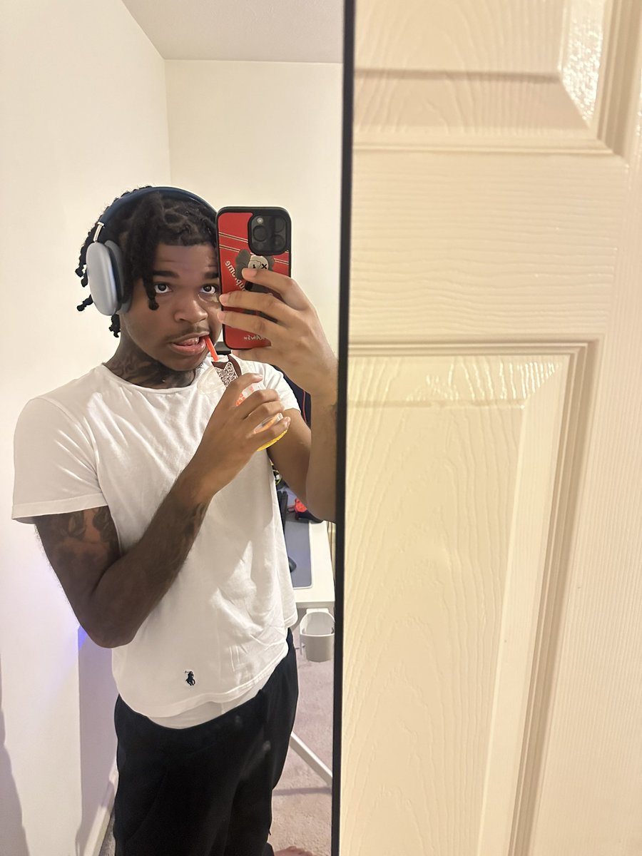 lostc4lls's tweet photo. https://t.co/YqiHOuVpY2