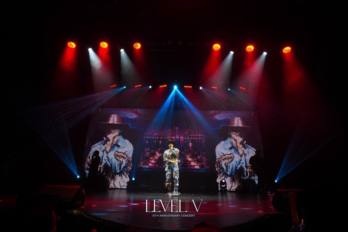 PressHitPlay's tweet photo. Press Hit Play Level V: 5th Anniversary Concert

JP unleashes his inner rockstar with an electrifying rendition of FireHouse’s “Love of a Lifetime.” 🎸🔥

#PressHitPlay #PHPLevelV #LEVELVConcert #PPOP #PHP5thAnniversary https://t.co/bHhl6ZXm87