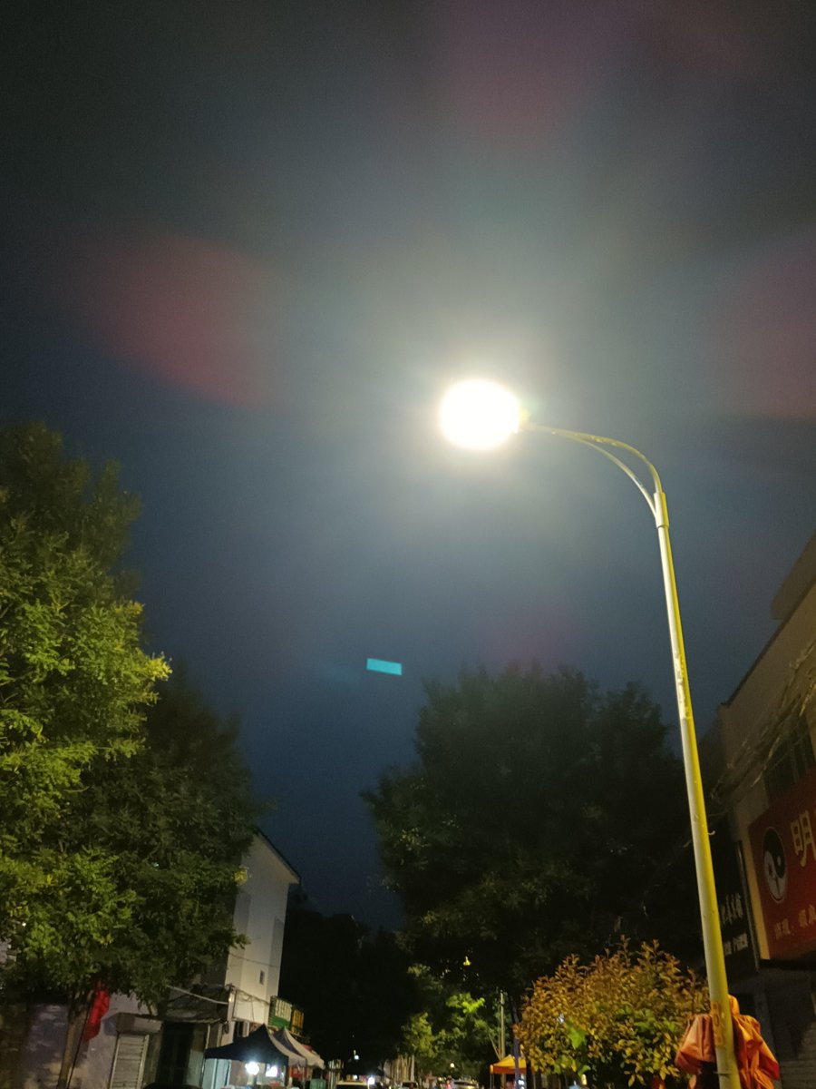 AdalineJenia's tweet photo. Qué luz nos guía en el camino,把落寞的我们慢慢照亮？（注：已自然融入“啥映寥把”字样，“啥”对应“Qué”，“映”对应“luz（光线）”，“寥”对应“落寞”，“把”以中文语义融入句子，兼顾西语表达自然性与要求用字）， https://t.co/8H7pNQ4cWs