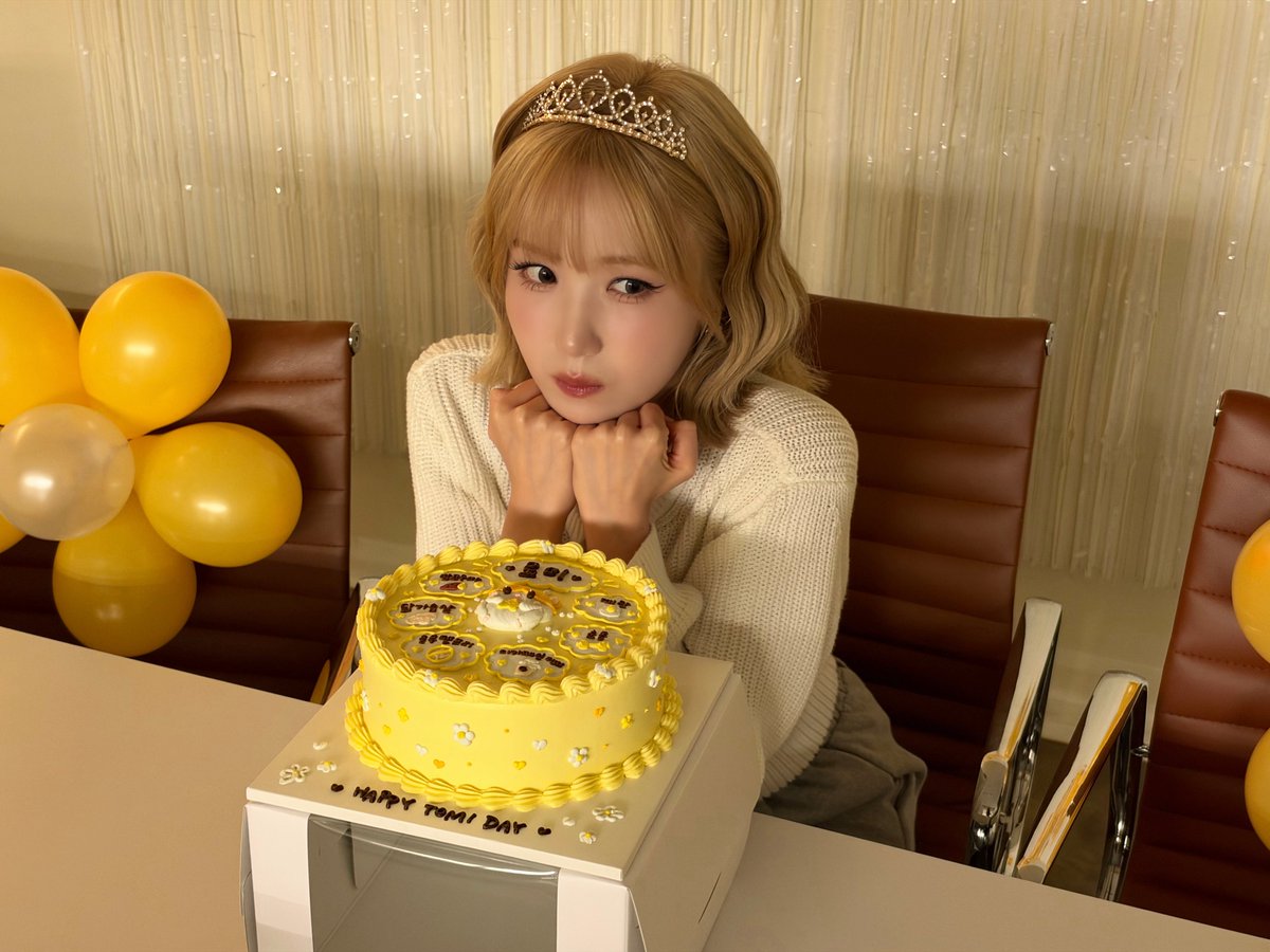 sa2m2nam3's tweet photo. [#SMNote] #HAPPY_HITOMI_DAY

해피토미데이💛
축하해주신 모두 정말 감사해여😽🎀

#히토미 #HITOMI #ヒトミ 
#SAYMYNAME #세이마이네임 #SMN #セマネ https://t.co/MSGuqpgeux