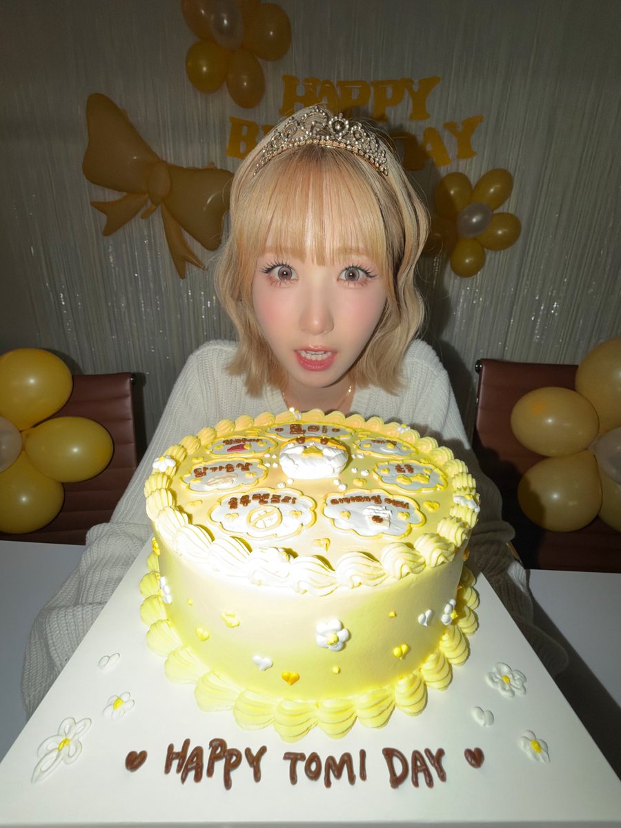 sa2m2nam3's tweet photo. [#SMNote] #HAPPY_HITOMI_DAY

해피토미데이💛
축하해주신 모두 정말 감사해여😽🎀

#히토미 #HITOMI #ヒトミ 
#SAYMYNAME #세이마이네임 #SMN #セマネ https://t.co/s6i3mAUMwP