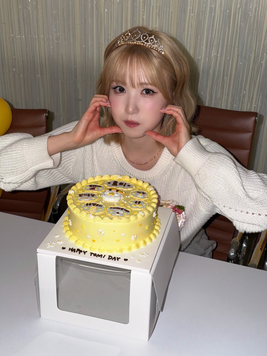 sa2m2nam3's tweet photo. [#SMNote] #HAPPY_HITOMI_DAY

해피토미데이💛
축하해주신 모두 정말 감사해여😽🎀

#히토미 #HITOMI #ヒトミ 
#SAYMYNAME #세이마이네임 #SMN #セマネ https://t.co/MSGuqpgeux