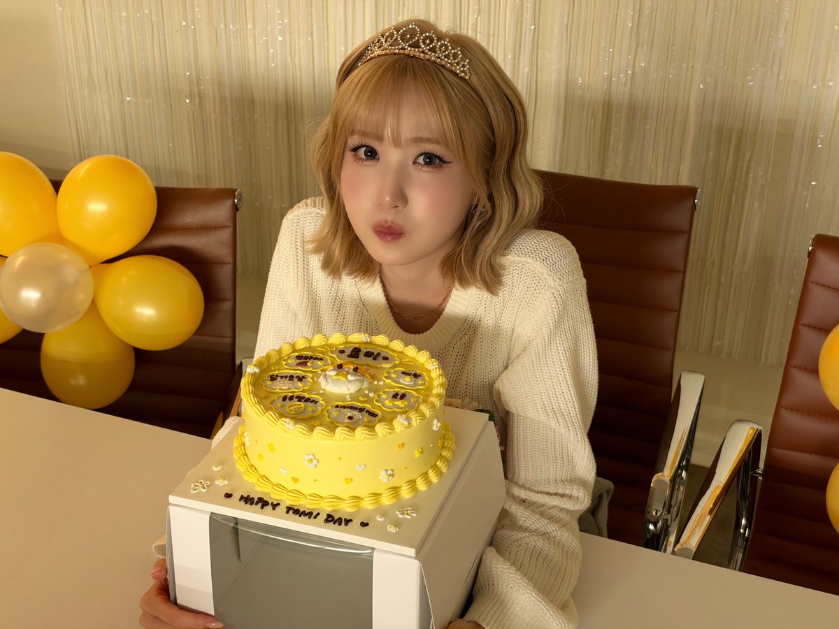sa2m2nam3's tweet photo. [#SMNote] #HAPPY_HITOMI_DAY

해피토미데이💛
축하해주신 모두 정말 감사해여😽🎀

#히토미 #HITOMI #ヒトミ 
#SAYMYNAME #세이마이네임 #SMN #セマネ https://t.co/MSGuqpgeux
