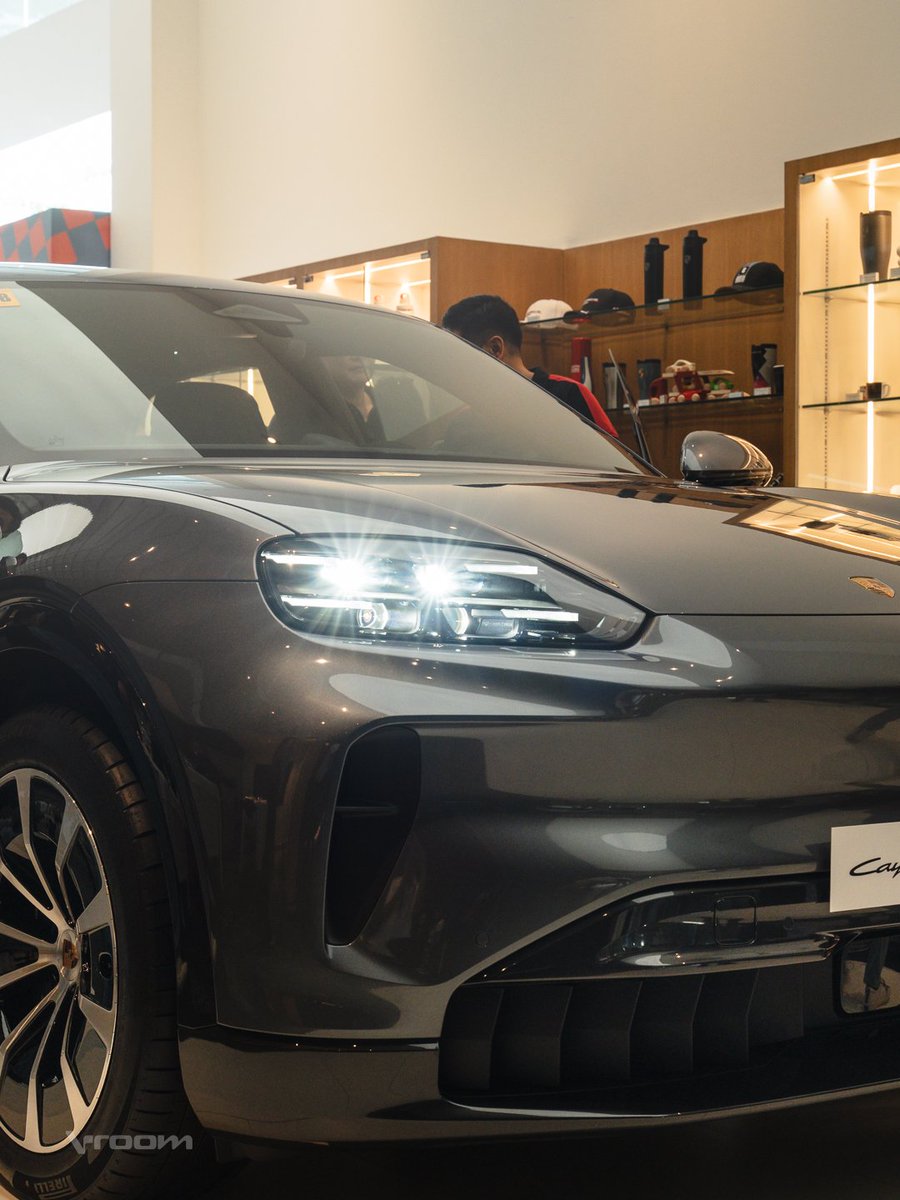 vroommediaph's tweet photo. PGA Cars has officially introduced the all-electric Porsche Cayenne to the Philippines. ⚡️
The model made its exclusive customer debut last Sunday.
#ShiftHappen #PGACars #PorschePhilippines #PorscheCayenne https://t.co/g4uh3FBkYJ