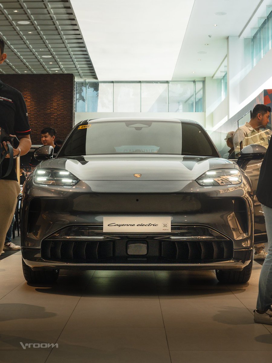 vroommediaph's tweet photo. PGA Cars has officially introduced the all-electric Porsche Cayenne to the Philippines. ⚡️
The model made its exclusive customer debut last Sunday.
#ShiftHappen #PGACars #PorschePhilippines #PorscheCayenne https://t.co/g4uh3FBkYJ
