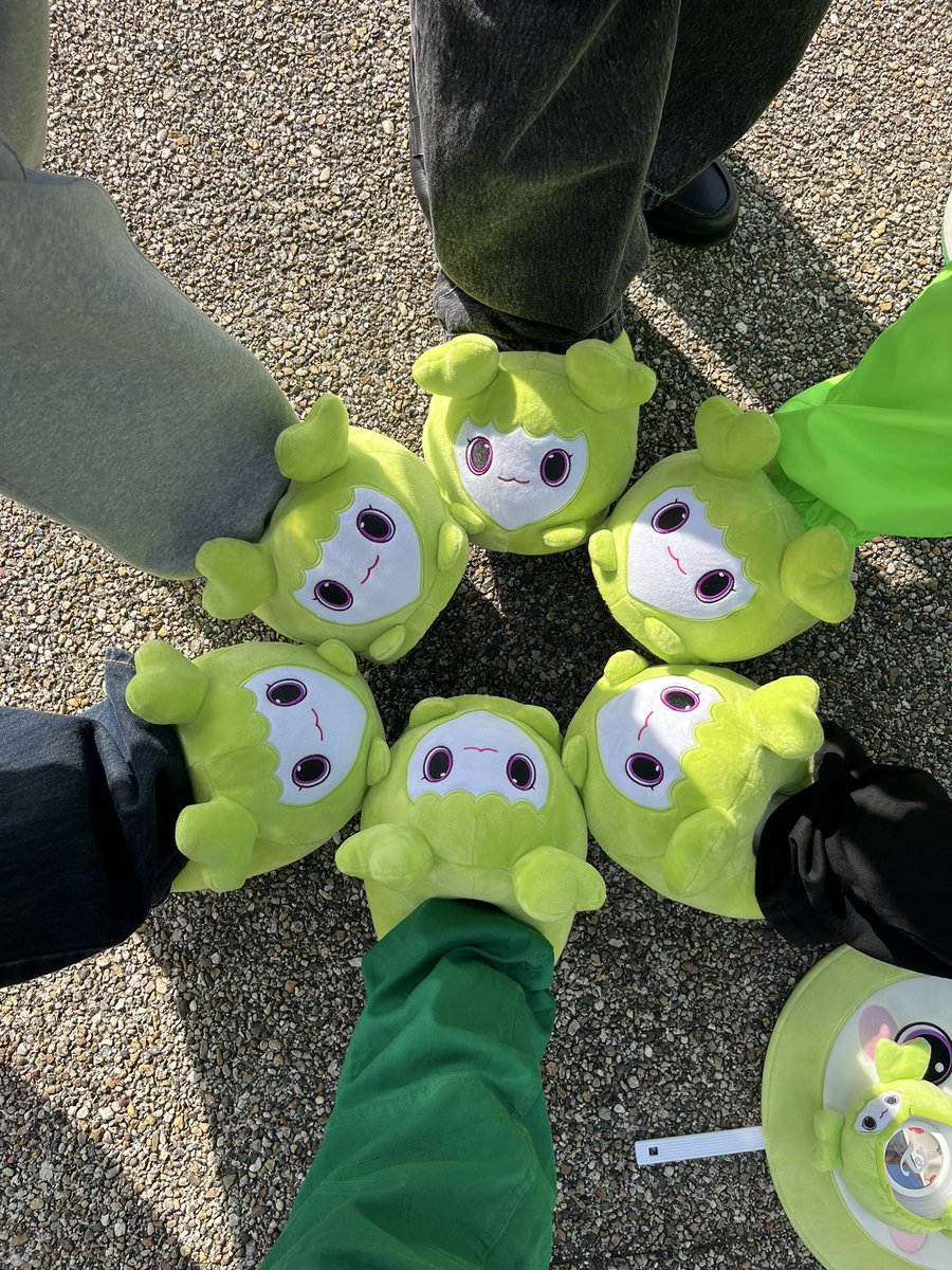 _jeongyeon1101's tweet photo. お久しぶりです。

twice垢捨てることにしました。

推し活は続けているはずです。

今までいろんな出会いしてくれてありがとうございました

こんな俺を仲良くしてくれてありがとうございました。
またいつか会いましょ

10月12日アカウント消します🙇🏻‍♂️ https://t.co/PlxEBGPKXD