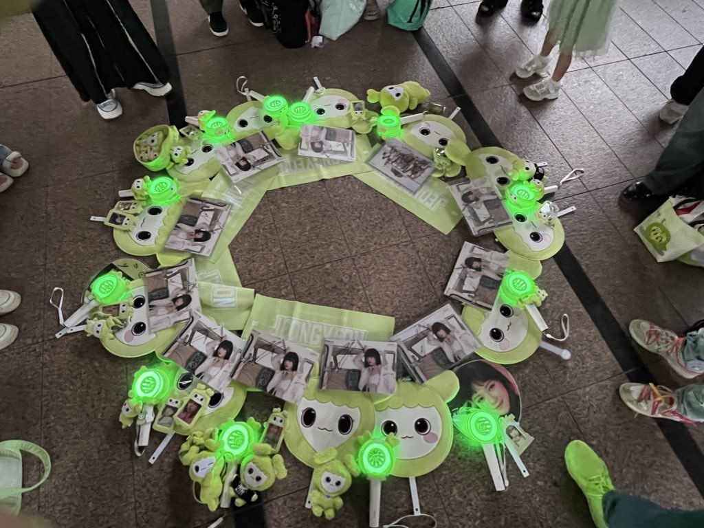 _jeongyeon1101's tweet photo. お久しぶりです。

twice垢捨てることにしました。

推し活は続けているはずです。

今までいろんな出会いしてくれてありがとうございました

こんな俺を仲良くしてくれてありがとうございました。
またいつか会いましょ

10月12日アカウント消します🙇🏻‍♂️ https://t.co/PlxEBGPKXD