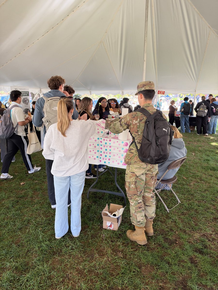 KyleCharters79's tweet photo. The @purdueexponent free donut table is immensely popular at today’s Housing Fair on the Memorial Mall. We’ll be here til 2. https://t.co/Iq0l8B1tvP
