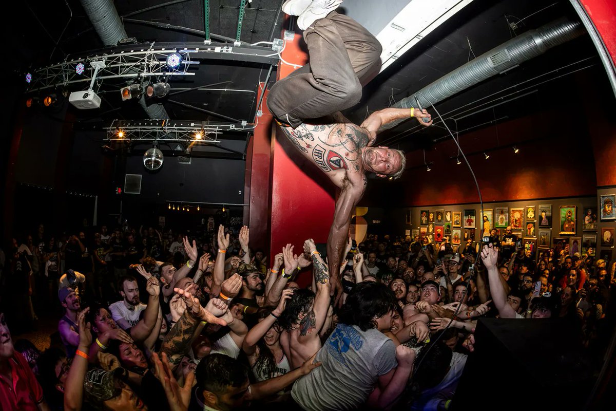 RollingStone tweet picture