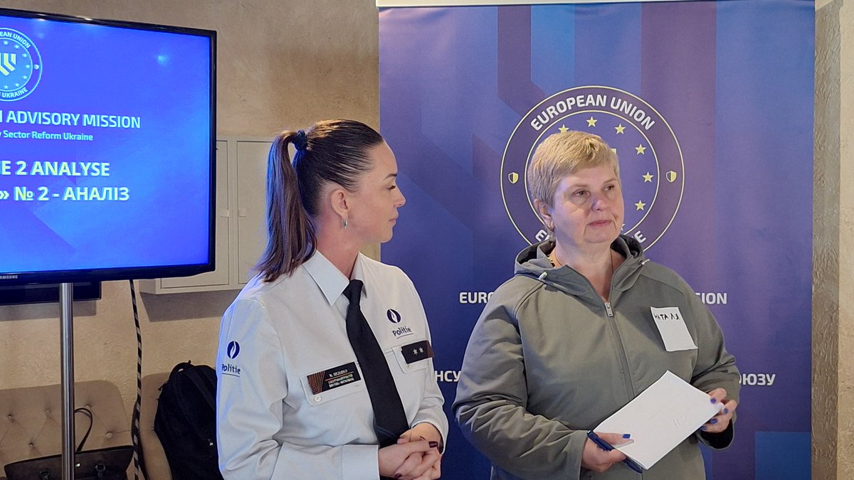 EUAM_Ukraine's tweet photo. 🇪🇺🤝 🇺🇦 EUAM UA continues supporting communities through Community Safety Dialogue.
At the fourth session in Boiarka, Kyiv region, local authorities, police and residents examined the causes of safety problems identified earlier. Next step: developing practical responses together https://t.co/JAC0UOsVsU
