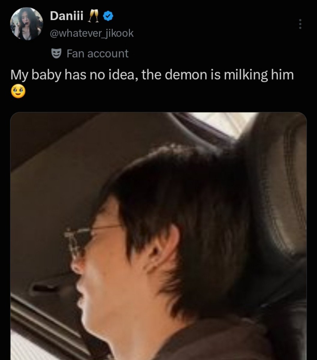 WHYN0TKTH's tweet photo. that's a grown ass man?!?!!?! funny how that man can post th in his accs in peace but th cant do the same without being harassed. always the only one who's safe in simple and such a non issue things like this. https://t.co/O6vdJ7SNfw