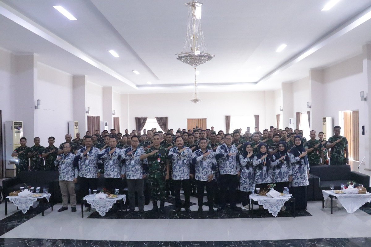 PenSulaiman's tweet photo. Tingkatkan Kualitas SDM, Lanud Sulaiman Sosialisasikan Program Perkuliahan S1 dan S2 STEBI https://t.co/PtzcvnmmhR
