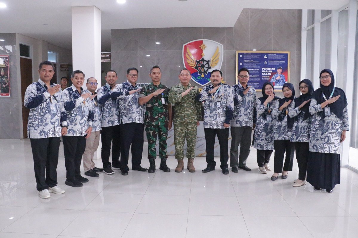 PenSulaiman's tweet photo. Tingkatkan Kualitas SDM, Lanud Sulaiman Sosialisasikan Program Perkuliahan S1 dan S2 STEBI https://t.co/PtzcvnmmhR