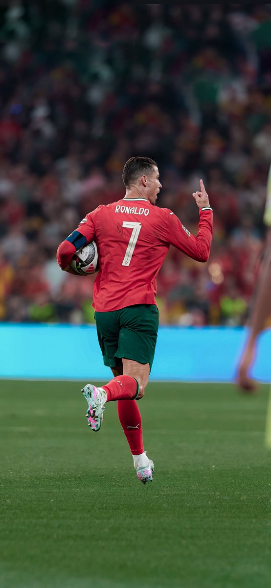 CJJRRM01's tweet photo. #Wallpapers 📱
 └📂 #FIFAWorldCup
      └📂Portugal 🇵🇹
            └📂 Cristiano Ronaldo 🇵🇹 https://t.co/IbMKUYWLeU