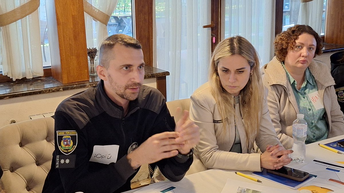 EUAM_Ukraine's tweet photo. 🇪🇺🤝 🇺🇦 EUAM UA continues supporting communities through Community Safety Dialogue.
At the fourth session in Boiarka, Kyiv region, local authorities, police and residents examined the causes of safety problems identified earlier. Next step: developing practical responses together https://t.co/JAC0UOsVsU