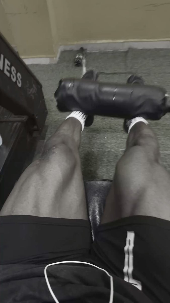 chriskin0208's tweet photo. #legday https://t.co/OL8RuH8GKq