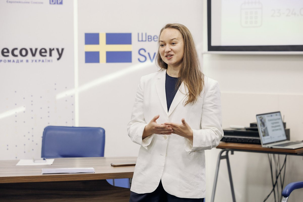 UNDPUkraine's tweet photo. #AreaBasedRecovery strengthens both communities & the people behind essential services. With πͺπΊ @EUDelegationUA & πΈπͺ@SweMFA support through #EU4Recovery, πΊπ³ @UNDP helped 70+ legal aid professionals from 38 communities build stress management & trauma-informed communication skills.