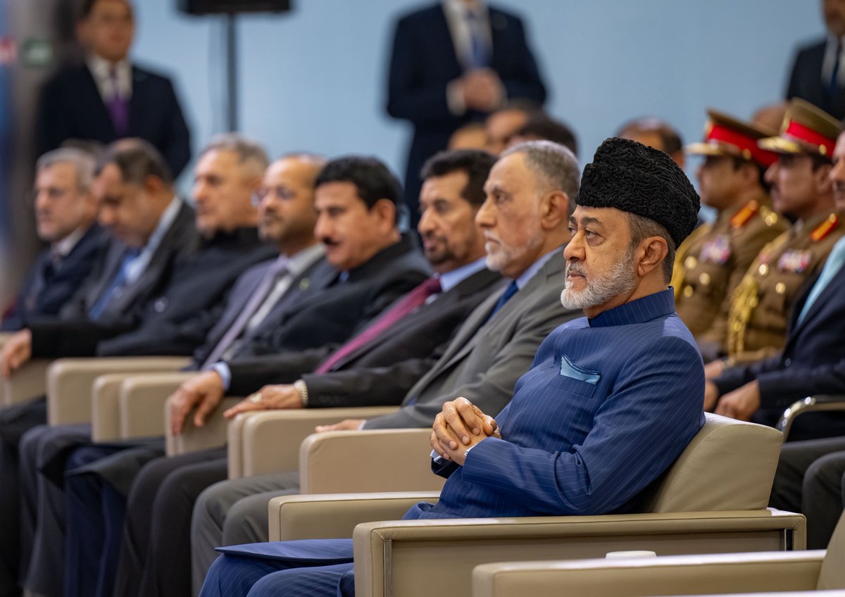 RoyalOmanFamily's tweet photo. 📸 جلالةُ السُّلطان المُعظّم/حفظهُ اللهُ ورعاهُ/ وفخامةُ الرّئيس الكازاخستاني يشهدان مُنتدى الأعمال العُماني الكازاخستاني بــ #أستانا في إطار زيارة "دولةٍ" يقوم بها جلالتُه إلى جُمهورية #كازاخستان، حيث أشاد جلالتُه /أيّدهُ اللهُ/ بما تشهده مجالات الشراكة والاستثمار بين البلدين من نموٍّ وتطوّرٍ في عدة مجالات.