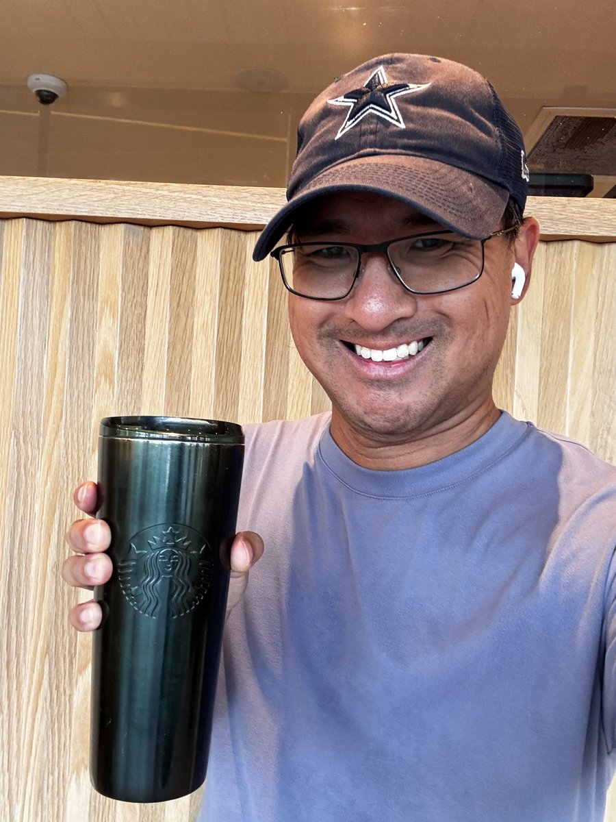 jonathan_shen7's tweet photo. Another Tuesday - but first coffee. 😃☕️ #butfirstcoffee® #happytuesday #starbucks https://t.co/l6Tl7z5cPY