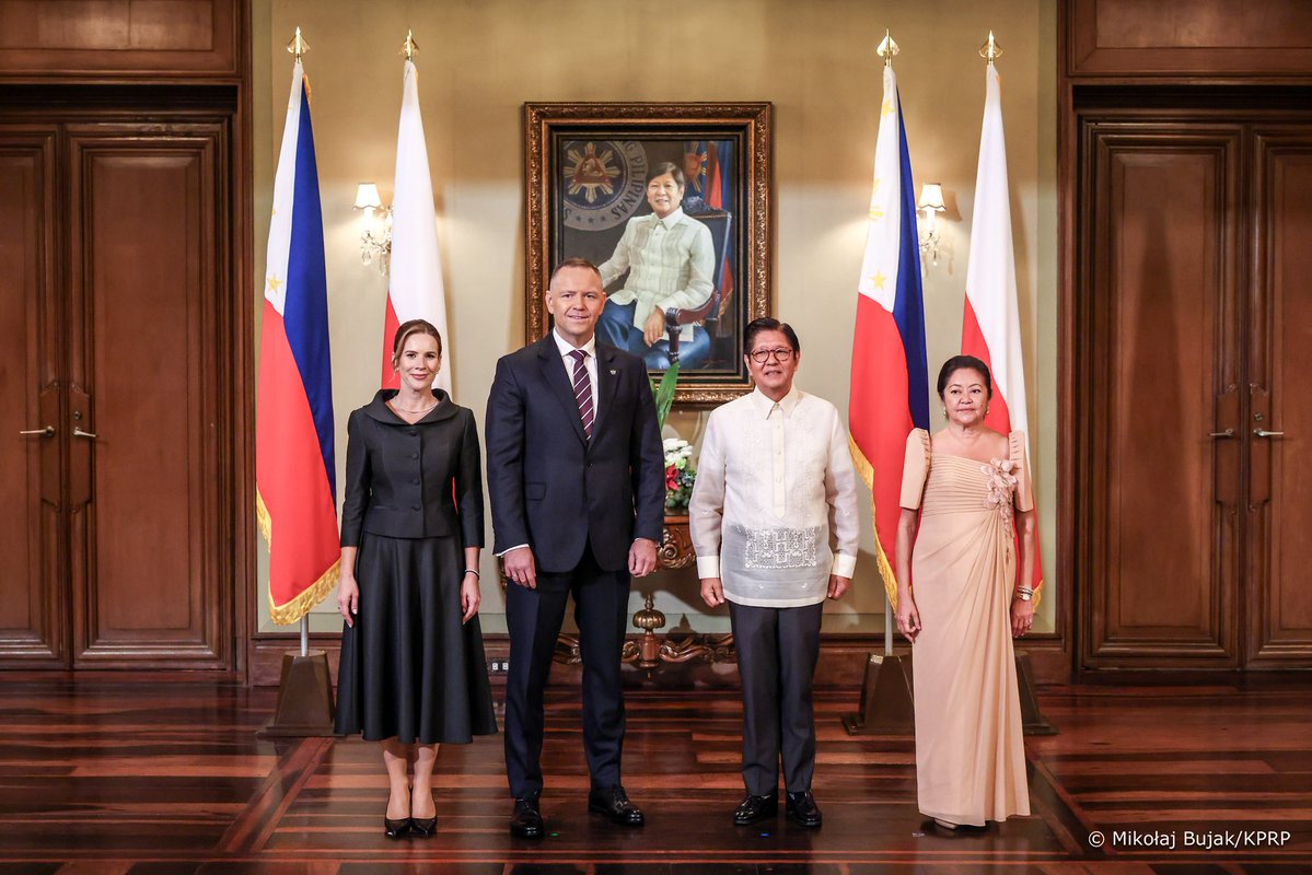 prezydentpl's tweet photo. Obiad oficjalny wydawany przez Prezydenta Republiki Filipin i Małżonkę na cześć Prezydenta RP i Małżonki. https://t.co/SAecJPJD5i