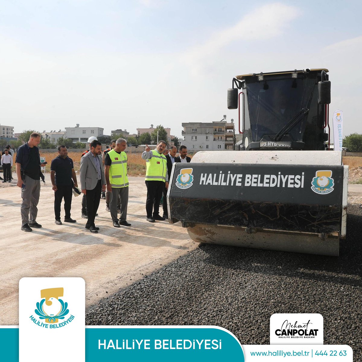 haliliye_bld's tweet photo. BAŞKAN CANPOLAT: HALİLİYE’NİN YOLLARINI ÖZ KAYNAKLARIMIZLA ASFALTLIYORUZ

Haliliye Belediye Başkanı Mehmet Canpolat, Kırsal Hizmetler Müdürlüğü tarafından Konuklu Mahallesi’nde sürdürülen asfalt yol yapım çalışmalarını yerinde inceledi. Sahada yürütülen çalışmaları ekiplerle birlikte takip eden Başkan Canpolat, Haliliye Belediyesi’nin kendi asfalt şantiyesi ve öz kaynaklarıyla yol çalışmalarını aralıksız sürdürdüğünü belirtti.

https://t.co/ahbZYv64YU