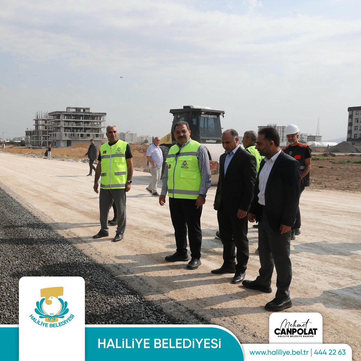 haliliye_bld's tweet photo. BAŞKAN CANPOLAT: HALİLİYE’NİN YOLLARINI ÖZ KAYNAKLARIMIZLA ASFALTLIYORUZ

Haliliye Belediye Başkanı Mehmet Canpolat, Kırsal Hizmetler Müdürlüğü tarafından Konuklu Mahallesi’nde sürdürülen asfalt yol yapım çalışmalarını yerinde inceledi. Sahada yürütülen çalışmaları ekiplerle birlikte takip eden Başkan Canpolat, Haliliye Belediyesi’nin kendi asfalt şantiyesi ve öz kaynaklarıyla yol çalışmalarını aralıksız sürdürdüğünü belirtti.

https://t.co/ahbZYv64YU
