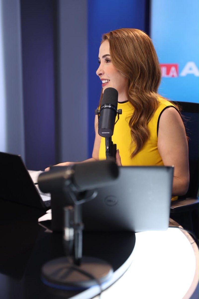 JorgeRoHe's tweet photo. Gracias, @azucenau y @Radio_Formula por el espacio para hablar sobre lo que viene para México, la Academia de Seguridad en Querétaro y el respaldo de @AccionNacional al gobernador @makugo ante los cuestionamientos por este proyecto.

También platicamos de los retos rumbo a 2027. Estamos listos para dar la batalla por México. 🇲🇽

¡A darle!