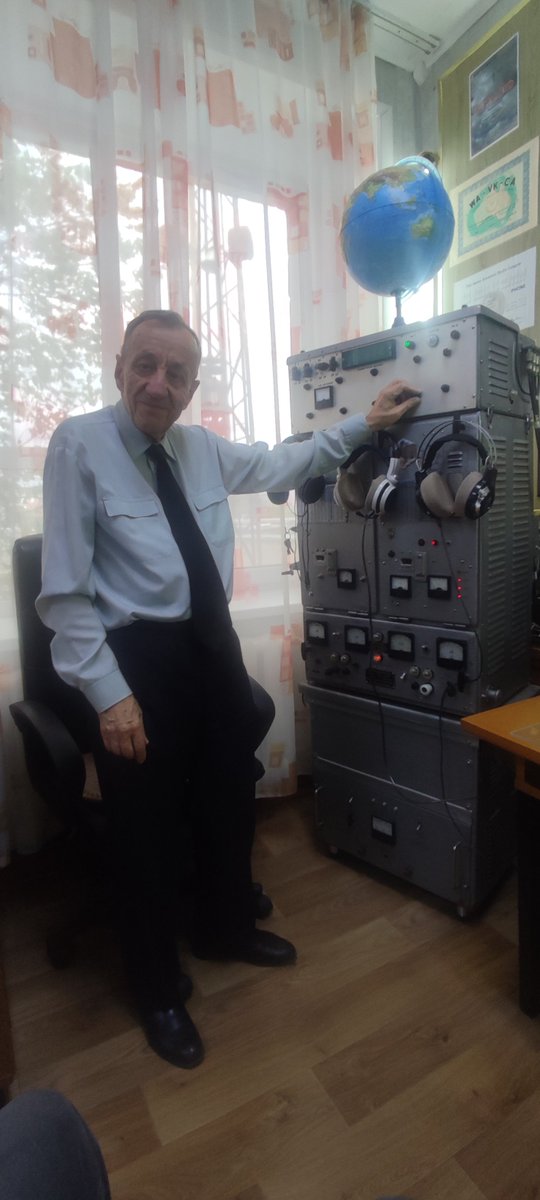 SP9DLM's tweet photo. A school amateur #radioclub #UN8LWZ at School No.11 in #Kostanay, northern #Kazakhstan🇰🇿. It has been operating for 60 years thanks to the efforts of #UN9LA . Today, I had the opportunity to meet him and his students in person.#APRS will soon be operational here.#hamradio #yota https://t.co/RHpSITHqPr