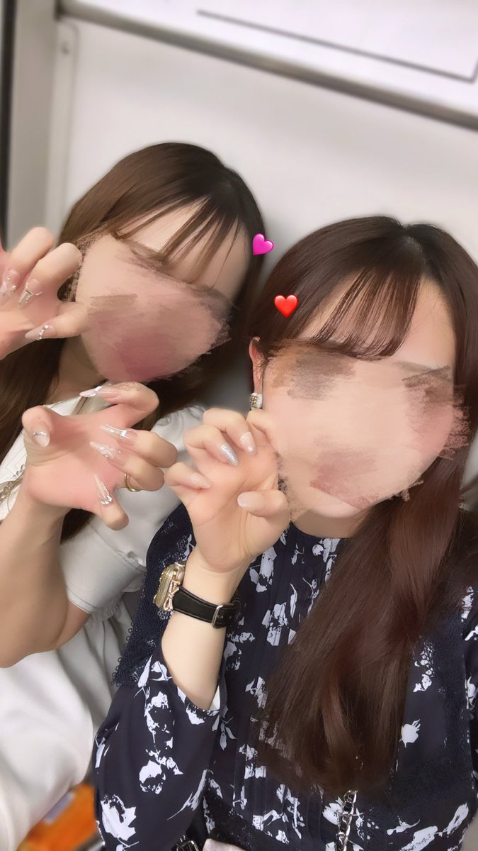 shr1O3Ox's tweet photo. おてついってきた⭐️🩷❤️
生きろで泣いてしまった顔ありません←
いろいろと刺さってしまって���涙止まらんかったナ😭😭😭頑張ろうね、ちょりーーー😭😭😭😭😭 https://t.co/0cqJdR56DM