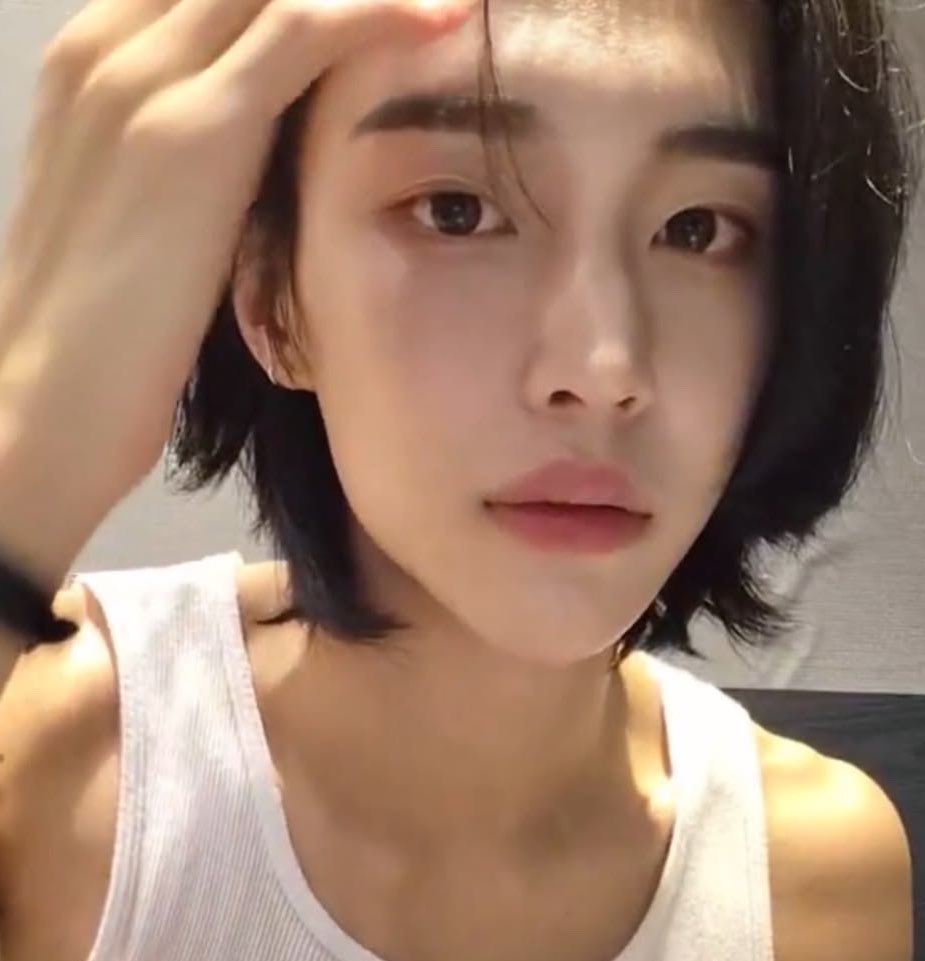 iconiqtear's tweet photo. คิดถึงวอนบินผมยาวจัง อยากให้น้องได้ทำผมในแบบที่ตัวเองมั่นใจอีก 🥺🥺🥺 https://t.co/pbGT0UTzIl